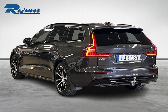 Volvo V60 2 of 16