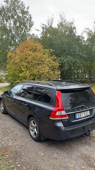 Volvo V70 3 of 8
