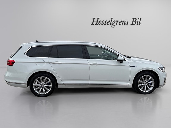 Volkswagen Passat 5 of 19