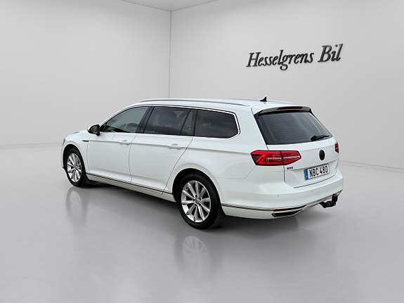 Volkswagen Passat 9 of 19