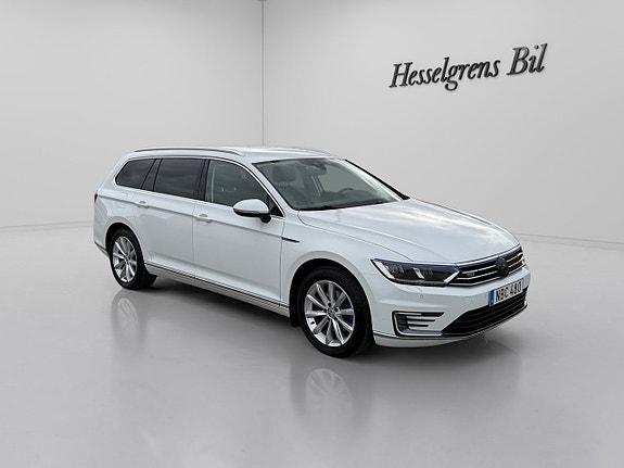 Volkswagen Passat 4 of 19
