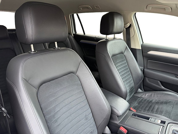 Volkswagen Passat 17 of 19