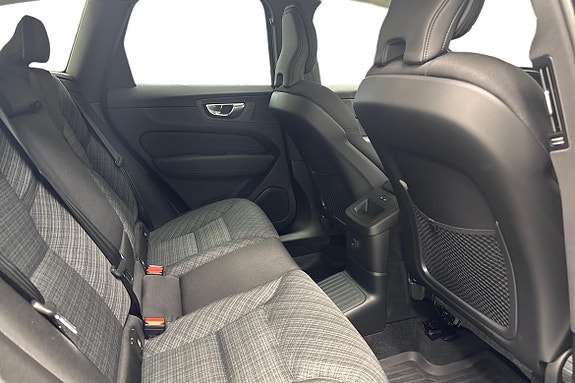 Volvo XC60 14 of 27