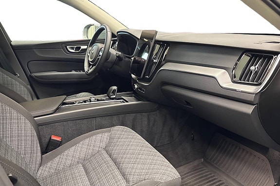 Volvo XC60 10 of 27