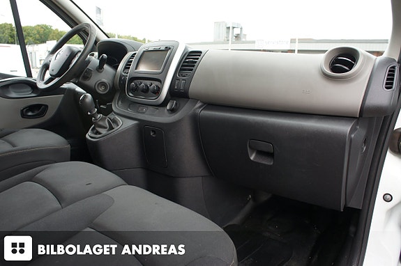 Renault Trafic 6 of 10
