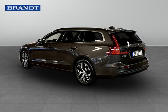 Volvo V60 2 of 9