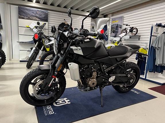 Husqvarna Svartpilen 801 Superpris! 36 mån räntefritt.