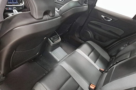 Volvo V60 11 of 18