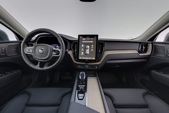 Volvo XC60 7 of 30