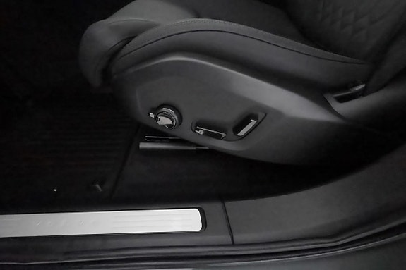 Volvo XC60 22 of 30