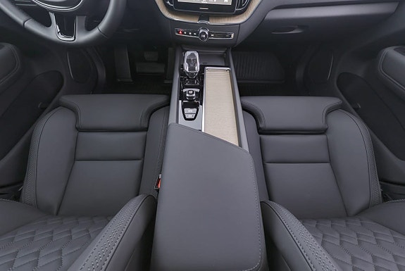 Volvo XC60 9 of 30