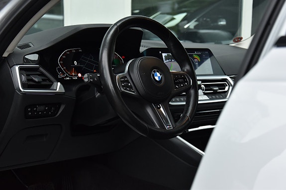 BMW 320d 9 of 25
