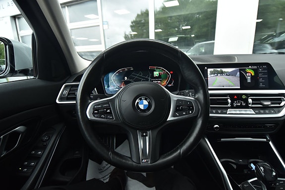 BMW 320d 15 of 25