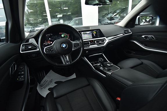 BMW 320d 14 of 25