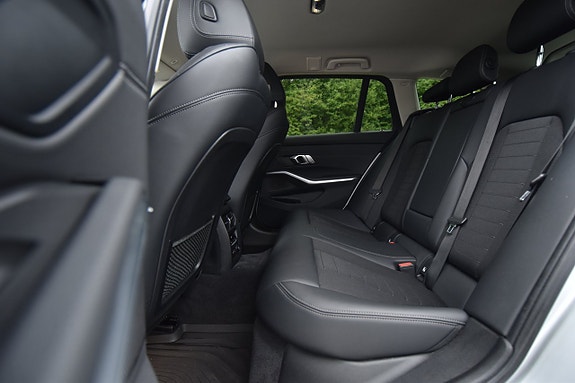 BMW 320d 13 of 25