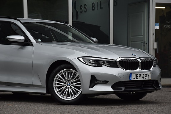 BMW 320d 3 of 25