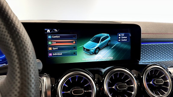 Mercedes-Benz EQB300 17 of 21