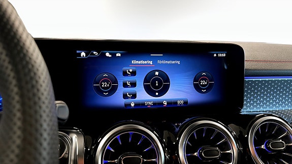 Mercedes-Benz EQB300 16 of 21