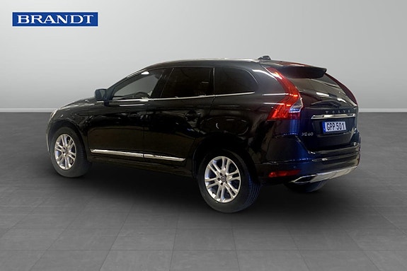 Volvo XC60 2 of 11