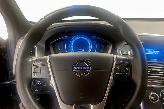 Volvo XC60 8 of 11
