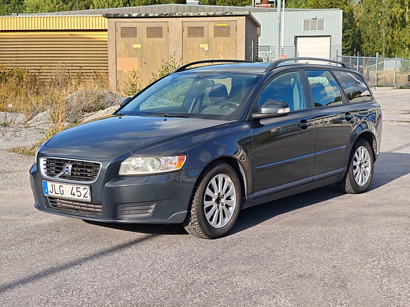 Volvo V50 2 of 10
