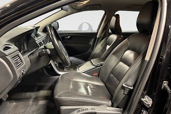 Volvo XC70 3 of 17