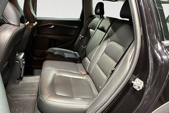 Volvo XC70 14 of 17