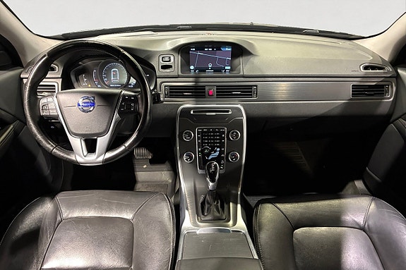 Volvo XC70 11 of 17