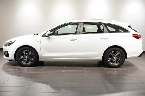 Hyundai i30 2 of 14