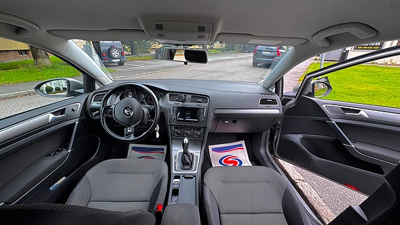 Volkswagen Golf VII 2 of 5