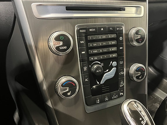 Volvo XC60 15 of 21