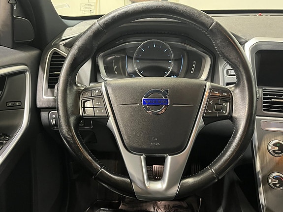 Volvo XC60 12 of 21