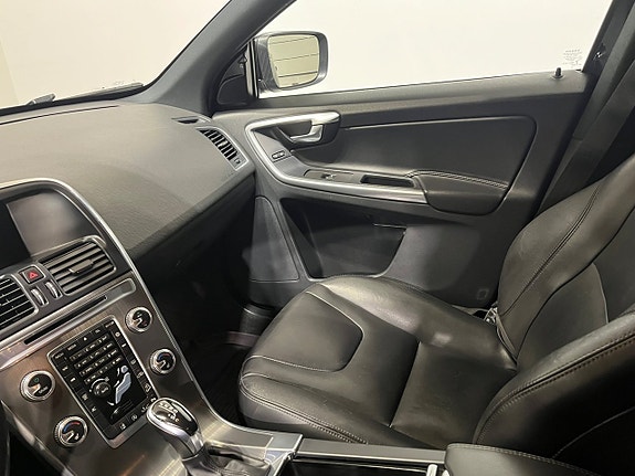 Volvo XC60 13 of 21