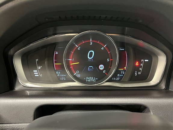 Volvo XC60 17 of 21