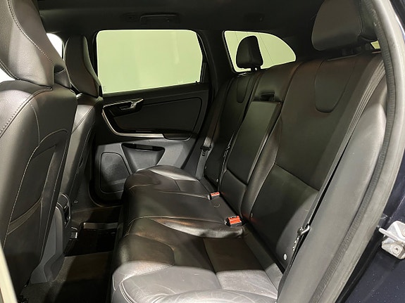 Volvo XC60 10 of 21
