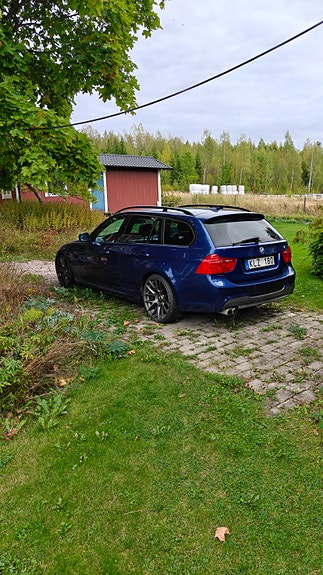 BMW 325i 3 of 12