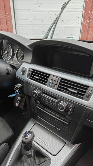 BMW 325i 8 of 12