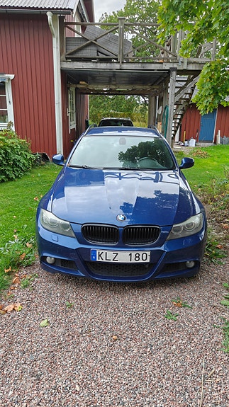 BMW 325i 2 of 12