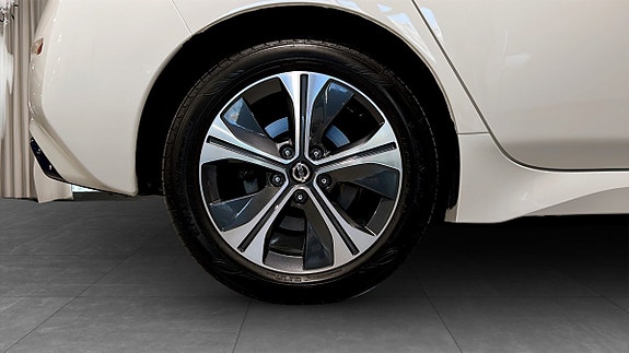 Nissan Leaf 9 of 9
