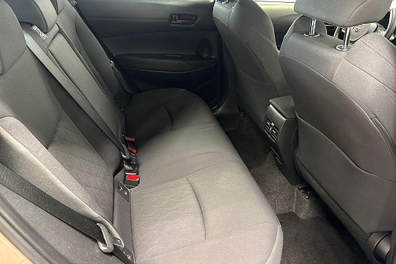 Toyota Corolla Cross 9 of 19