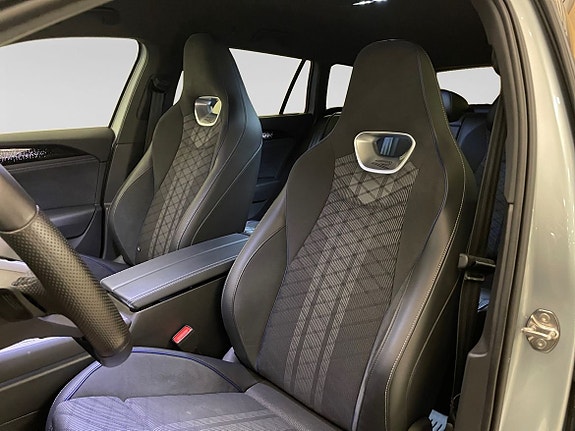 Volkswagen Passat 11 of 17