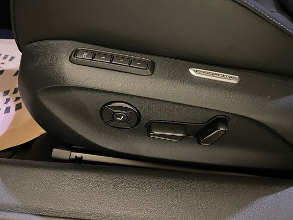 Volkswagen Passat 12 of 17
