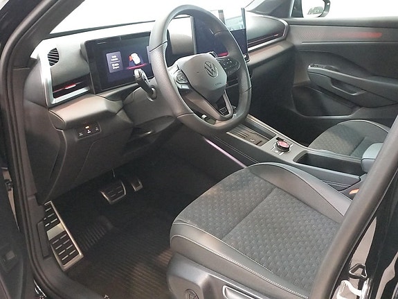 Volkswagen T-Roc 10 of 15