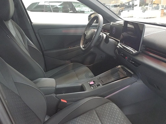 Volkswagen T-Roc 11 of 15