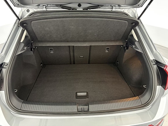 Volkswagen T-Roc 18 of 22