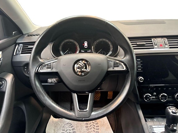 Skoda Octavia 10 of 15