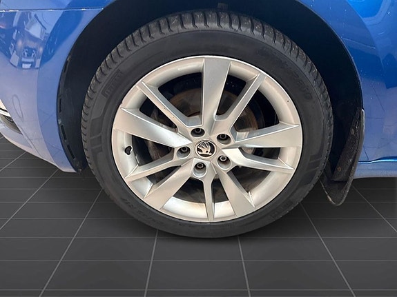 Skoda Octavia 9 of 15