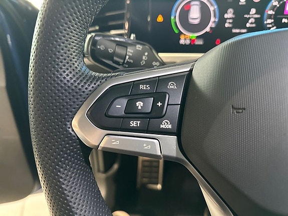 Volkswagen Passat 14 of 20
