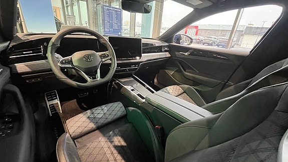 Volkswagen Passat 10 of 20