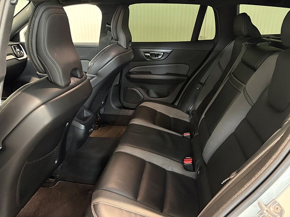 Volvo V60 23 of 28